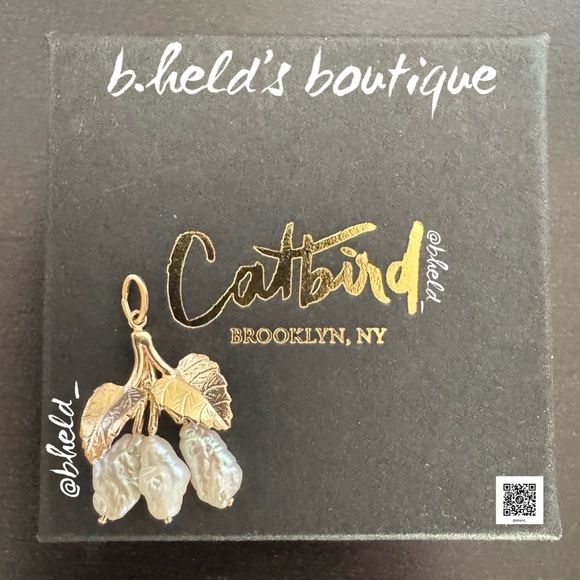 💫SOLD💫 Catbird x Vito’s Gems New York Mulberry Charm Solid 14K Gold 3RicePearls - Picture 3 of 17